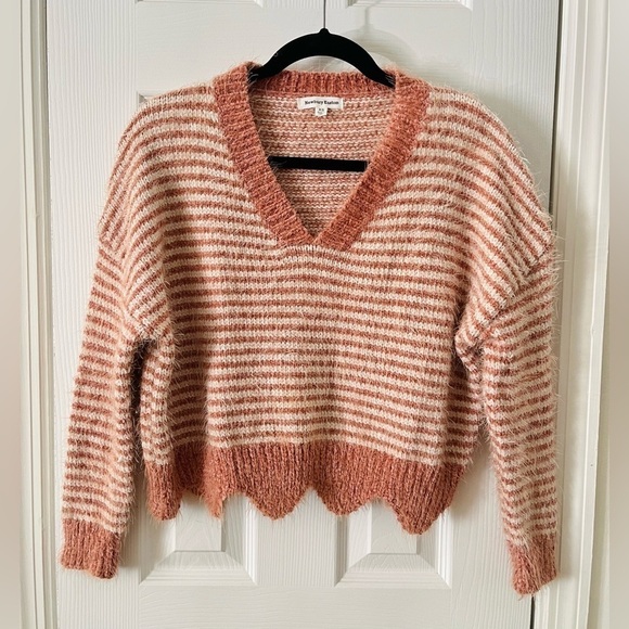 Newbury Kustom Sweaters - Newbury Kustom Peach and White Striped Cropped Sweater Size XS